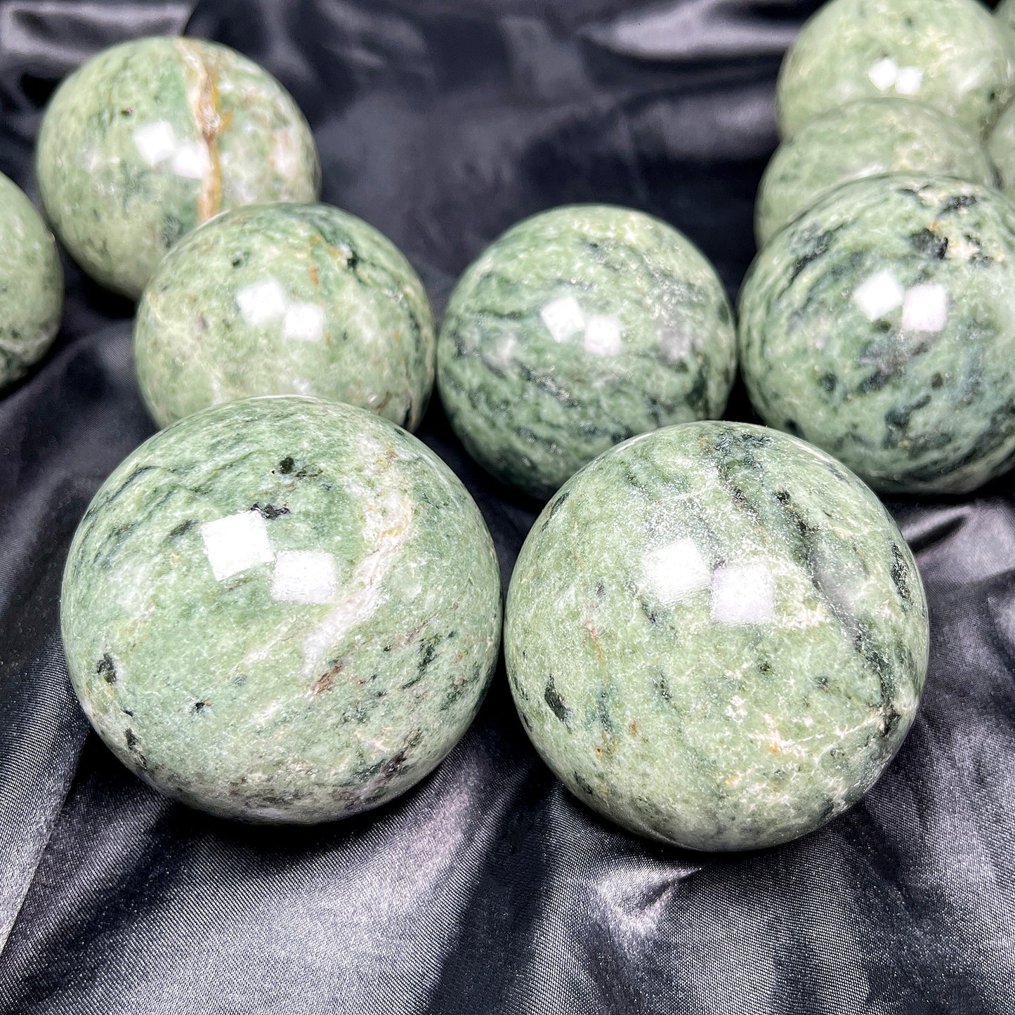 Natural Black patterned green agate ball Heal ing Gemstone Home Decor