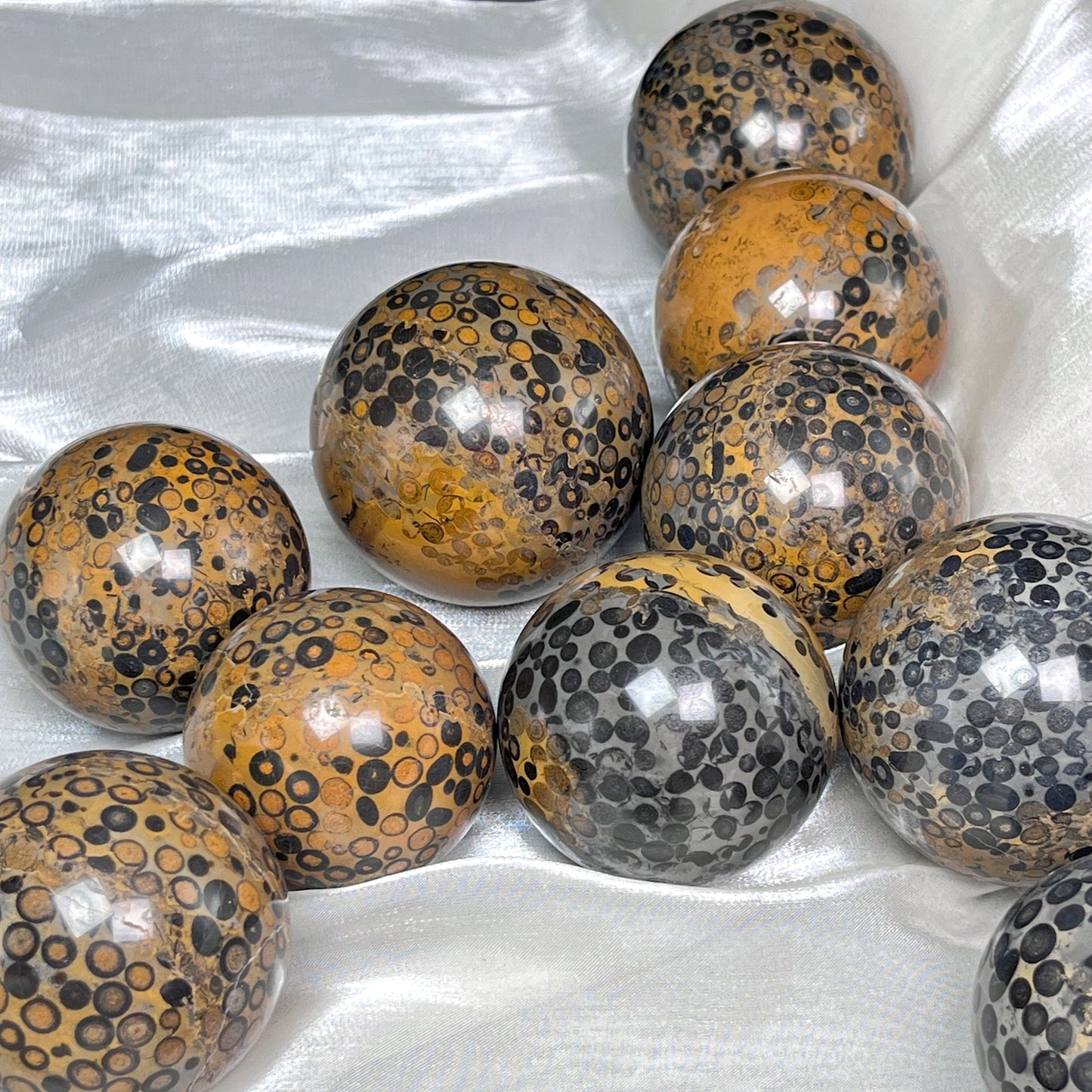 Natural Black Panther Pattern Stone Ball Heal ing Gemstone Home Decor