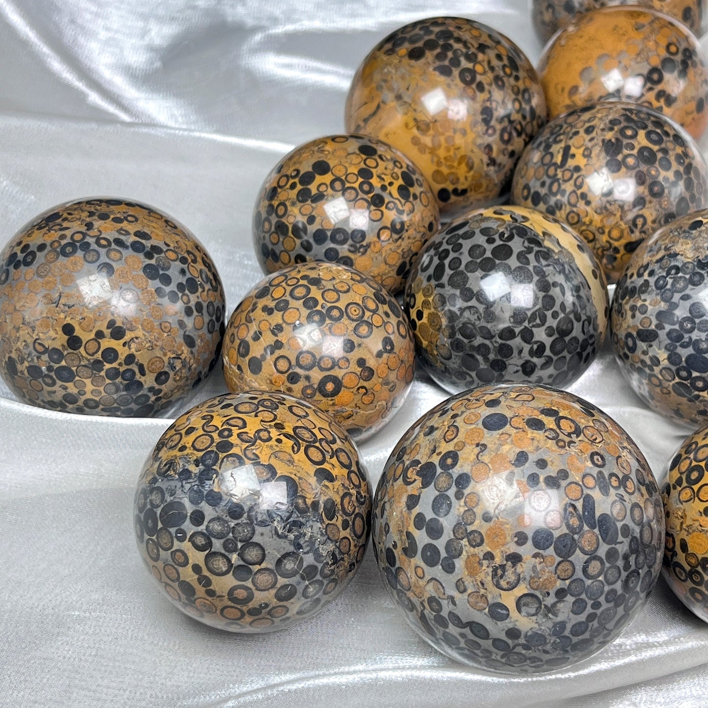 Natural Black Panther Pattern Stone Ball Heal ing Gemstone Home Decor
