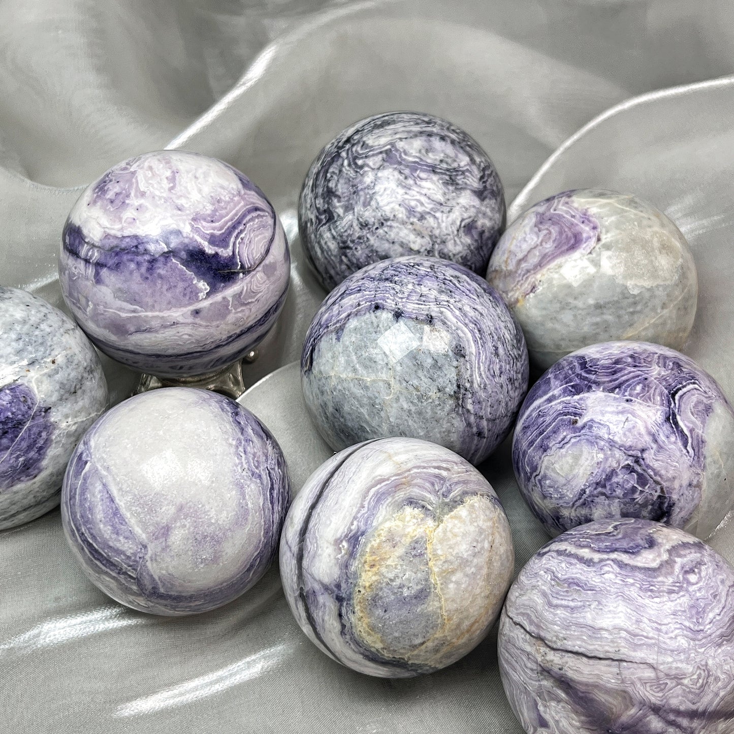 Natural Purple Peacock Stone Ball Heal ing Gemstone Home Decor