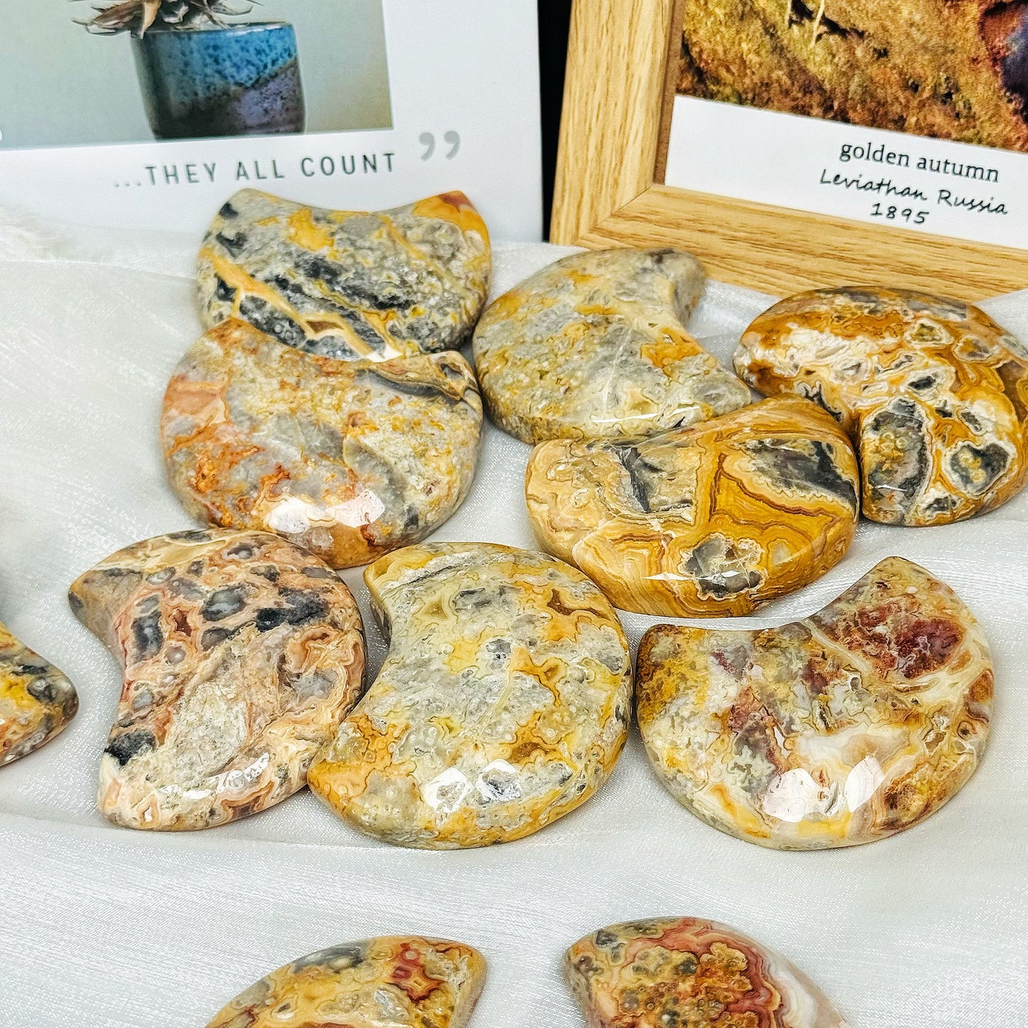 Natural Crazy Agate Moon Heal ing Gemstone Home Decor