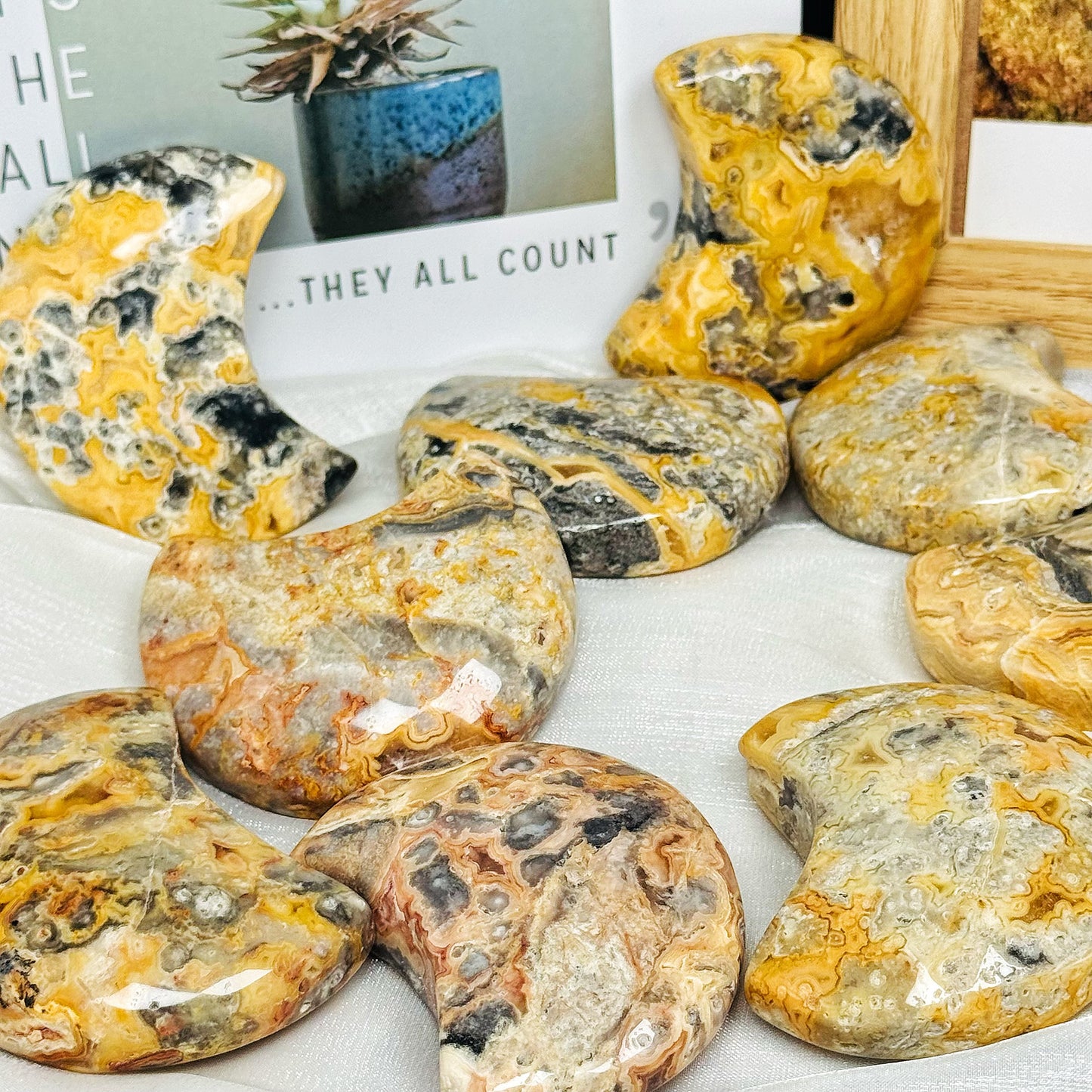 Natural Crazy Agate Moon Heal ing Gemstone Home Decor