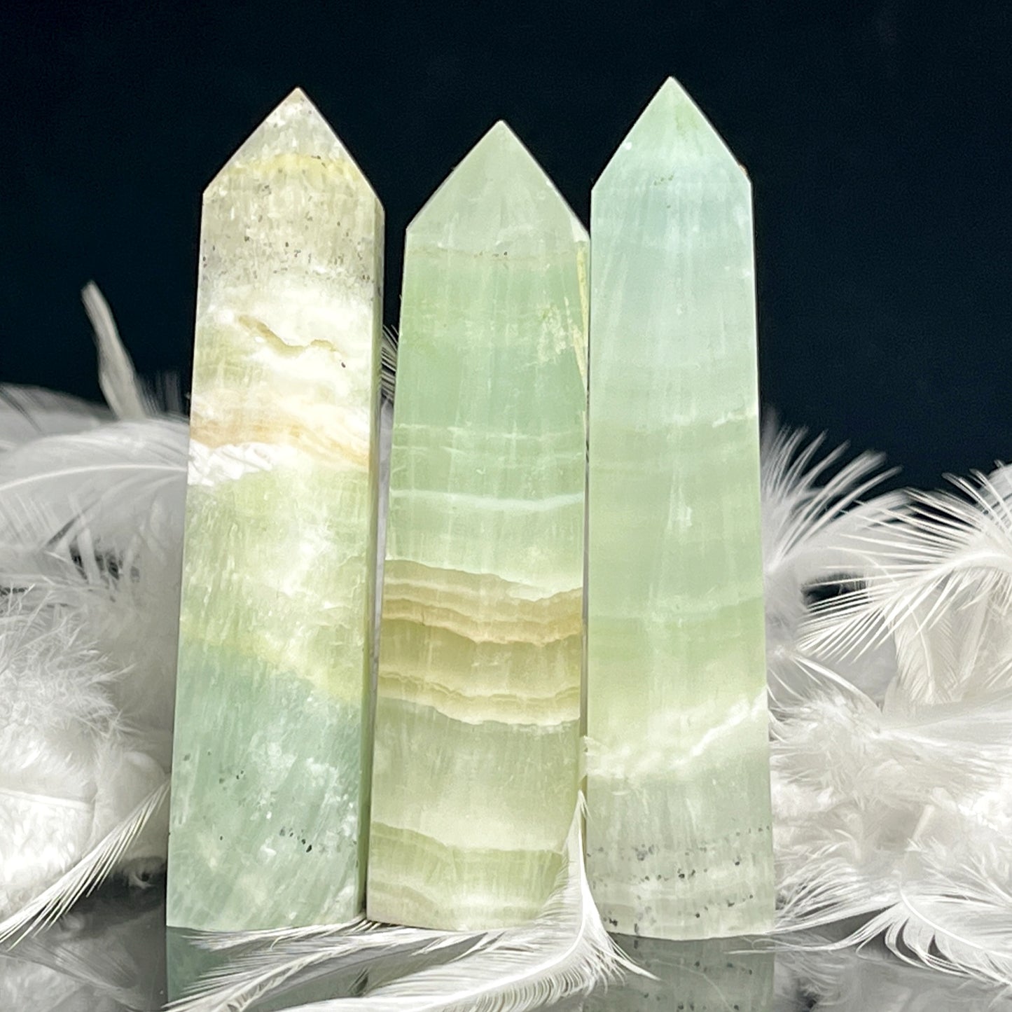 Natural Green Caribbean single pointed pillar Heal ing Gemstone Home Decor