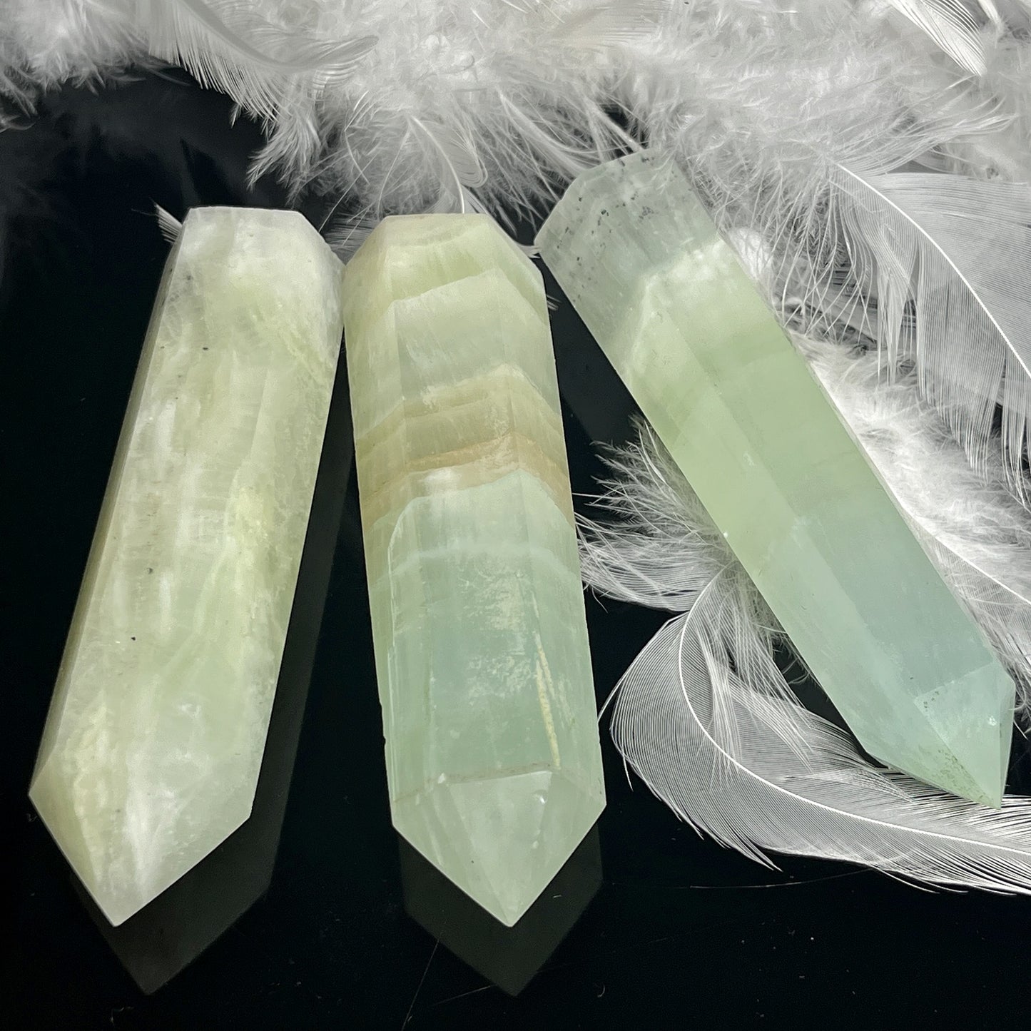 Natural Green Caribbean single pointed pillar Heal ing Gemstone Home Decor