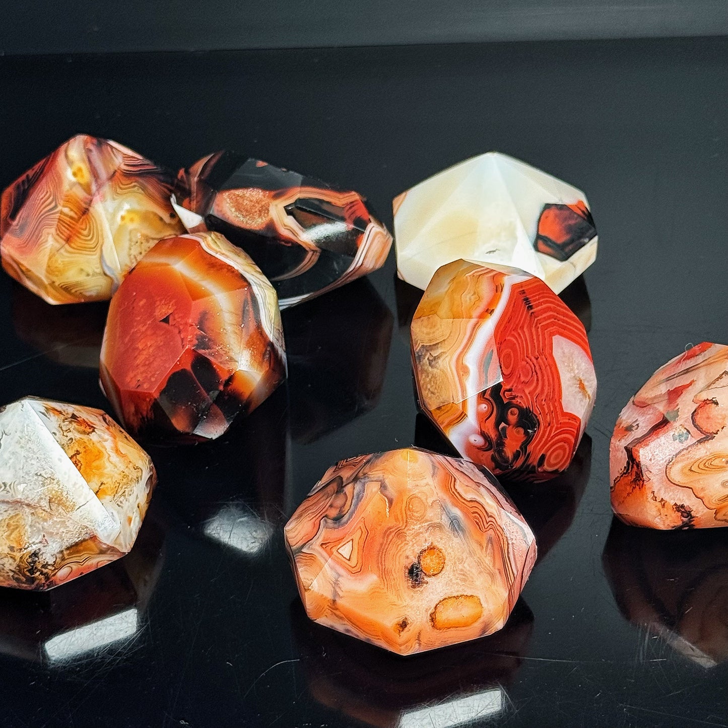 Natural Black and red wrapped agate carved diamonds Heal ing Gemstone Home Decor