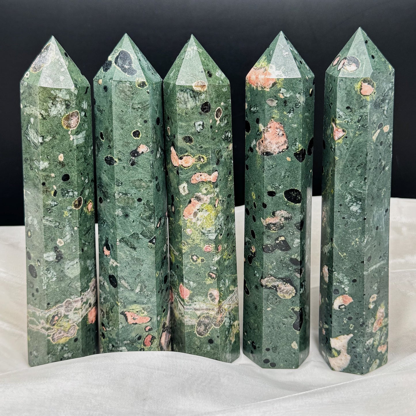 Natural Green Lotus Single Pointed Column Heal ing Gemstone Home Decor