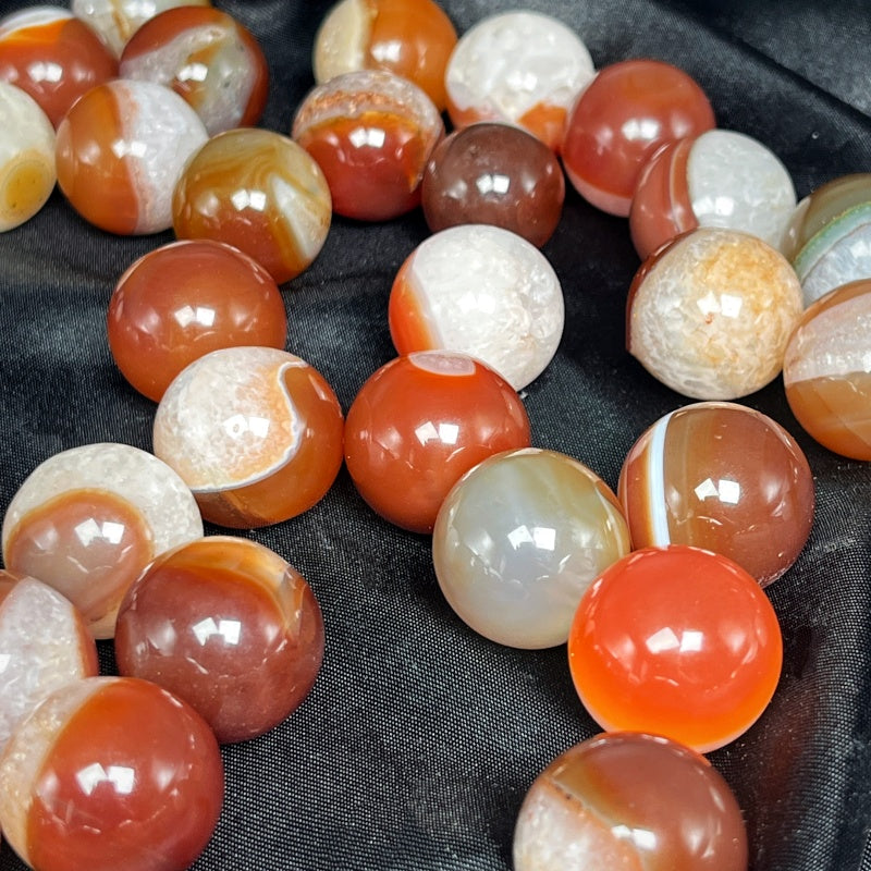 Natural Red wrapped agate ball Heal ing Gemstone Home Decor