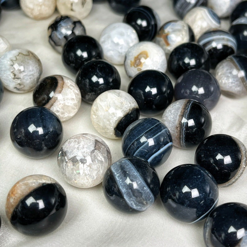 Natural Black wrapped agate ball Heal ing Gemstone Home Decor