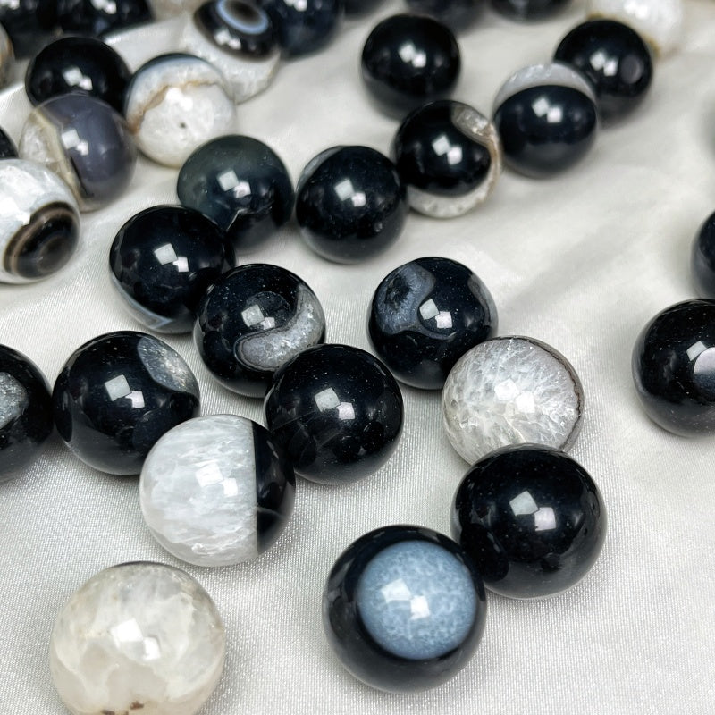 Natural Black wrapped agate ball Heal ing Gemstone Home Decor
