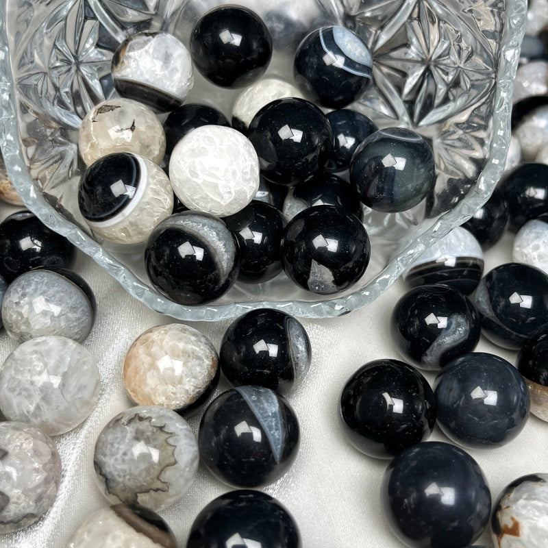Natural Black wrapped agate ball Heal ing Gemstone Home Decor