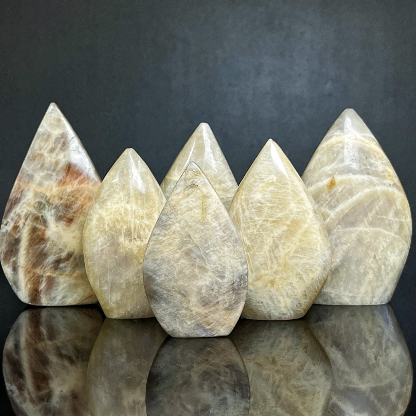 Natural Moonstone Sculpture Heal ing Gemstone Home Decor