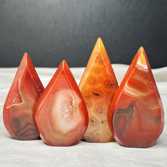 Natural Crystal Cave Red Agate Ornament Heal ing Gemstone Home Decor
