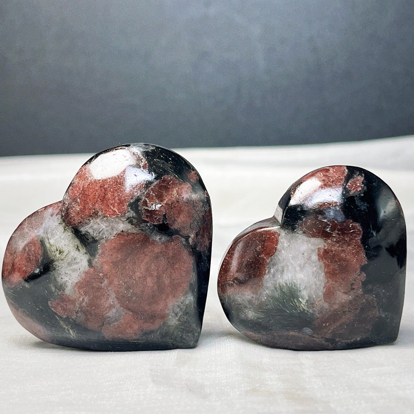 Natural Garnet carved heart Heal ing Gemstone Home Decor