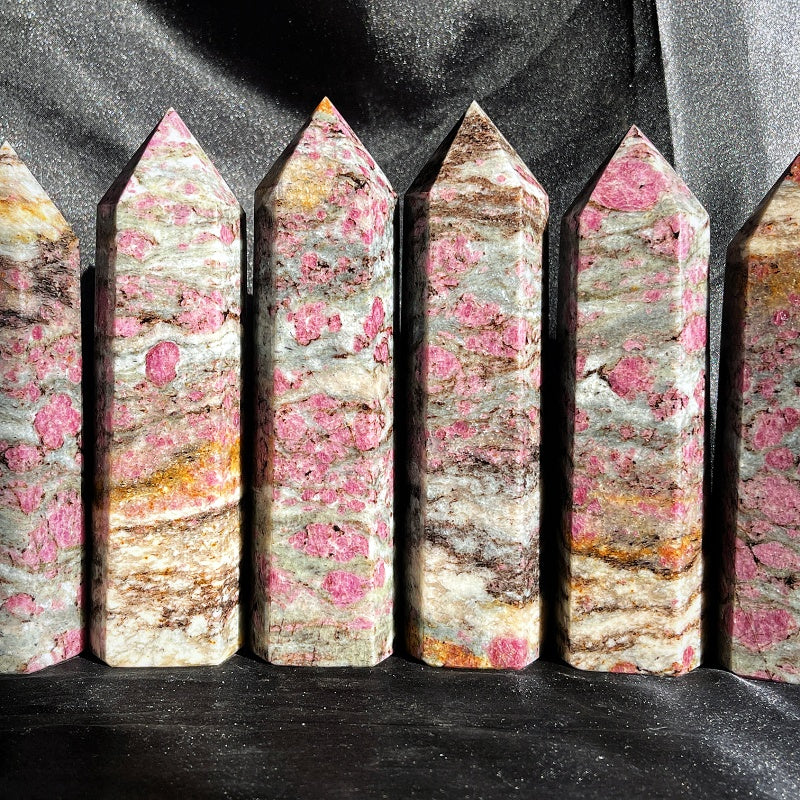 Natural Red Treasure Thousand Layer Stone Pillar Heal ing Gemstone Home Decor