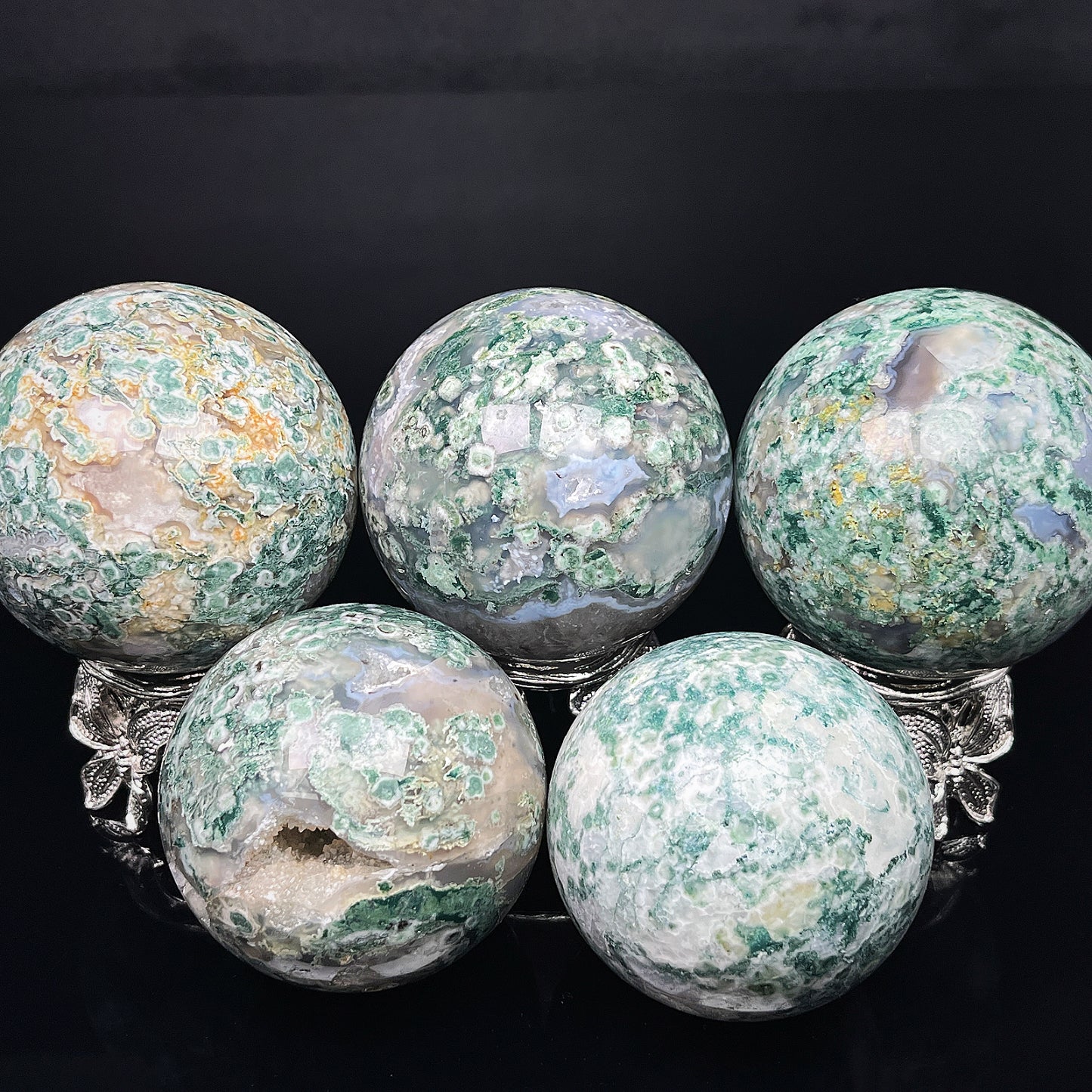 Natural Pink fluorescent agate ball Heal ing Gemstone Home Decor