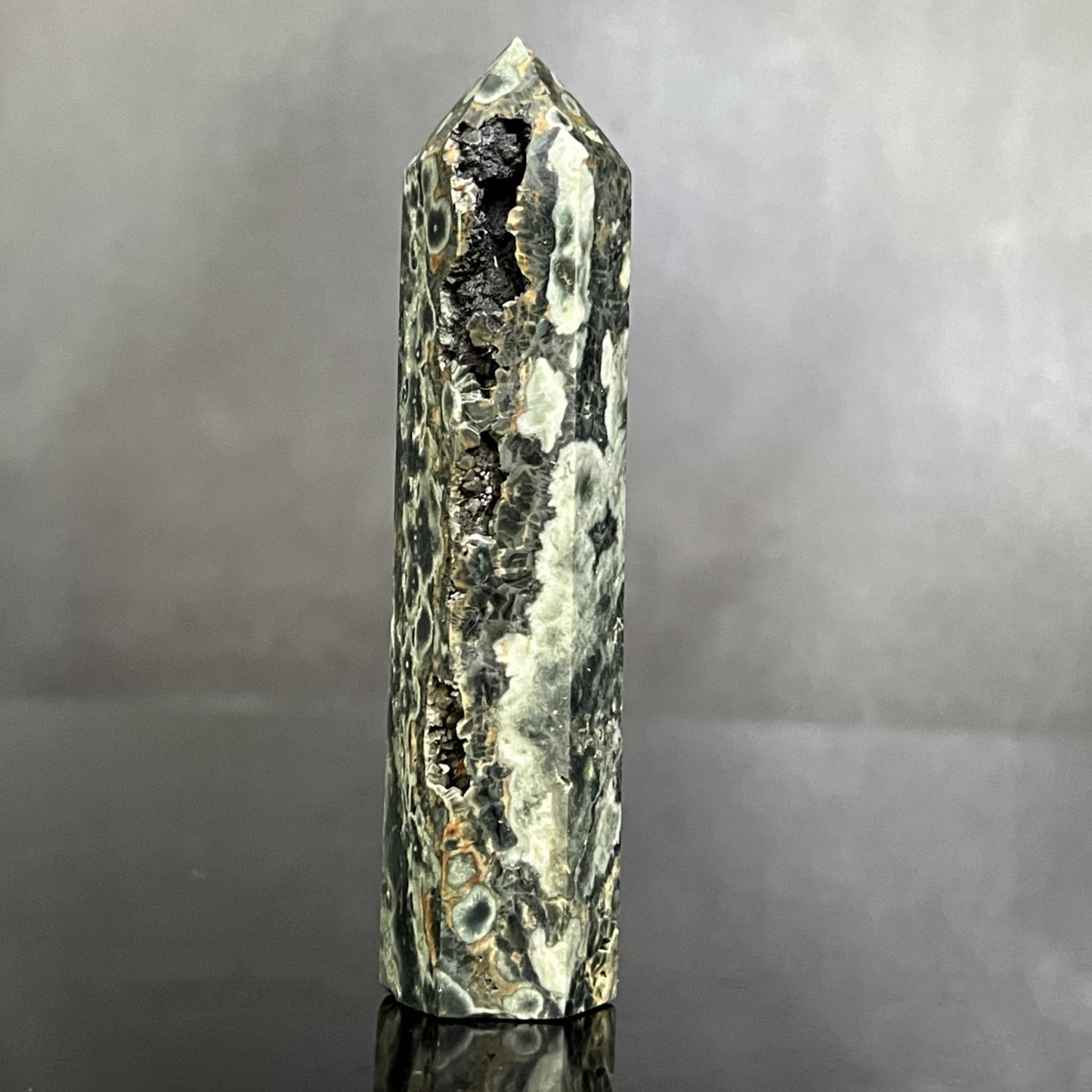 Natural Ocean jade single pointed pillar Heal ing Gemstone Home Decor