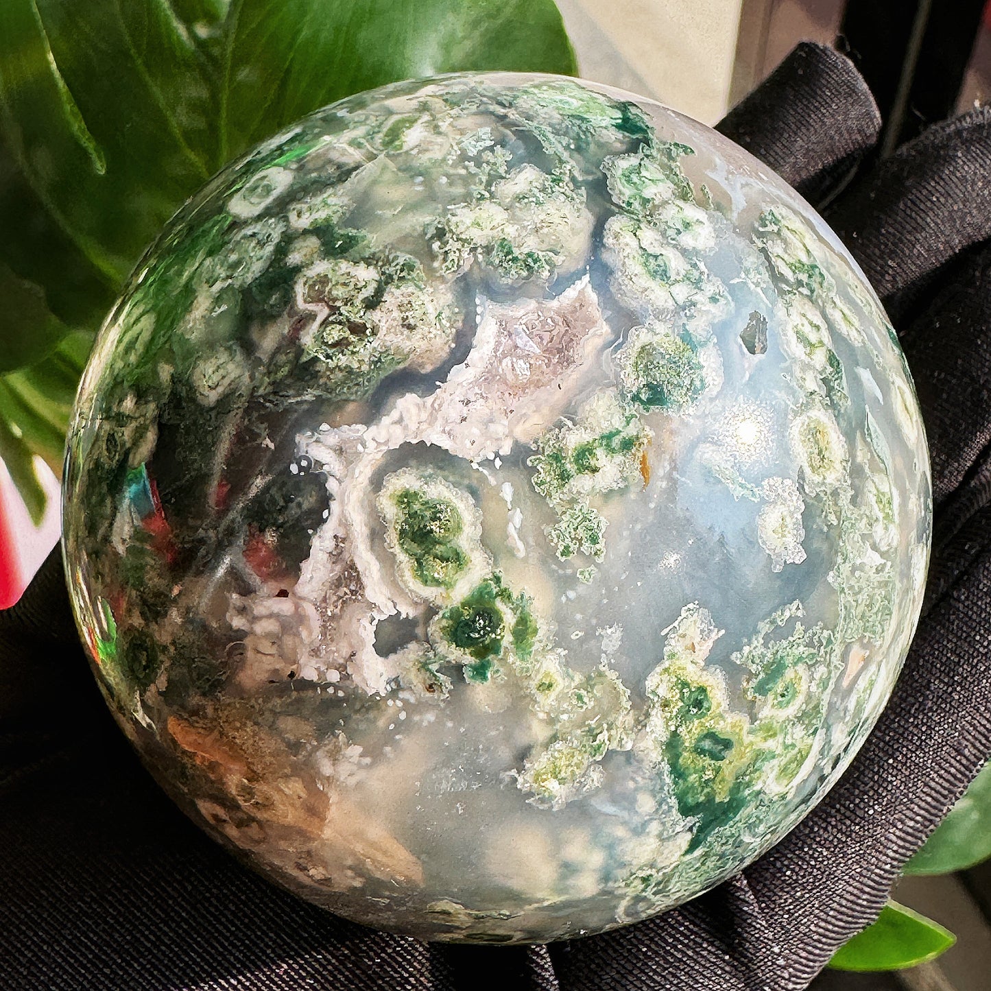 Natural Pink fluorescent agate ball Heal ing Gemstone Home Decor