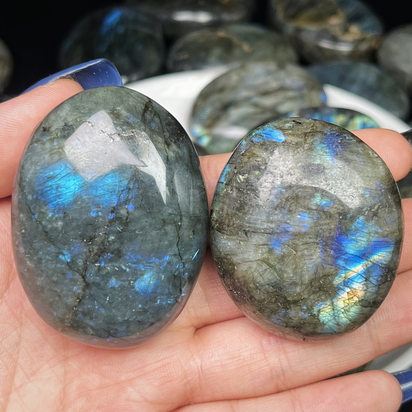 Natural Blue Light Stretching Stones and Rolling Stones Heal ing Gemstone Home Decor