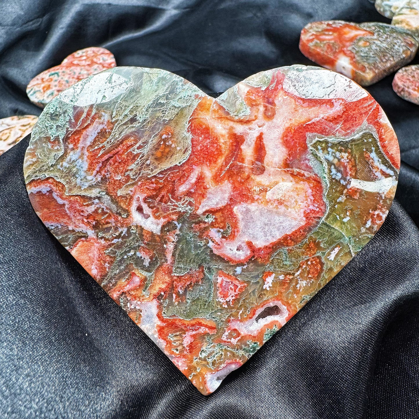 Natural Red Water Grass Agate Love Heal ing Gemstone Home Decor