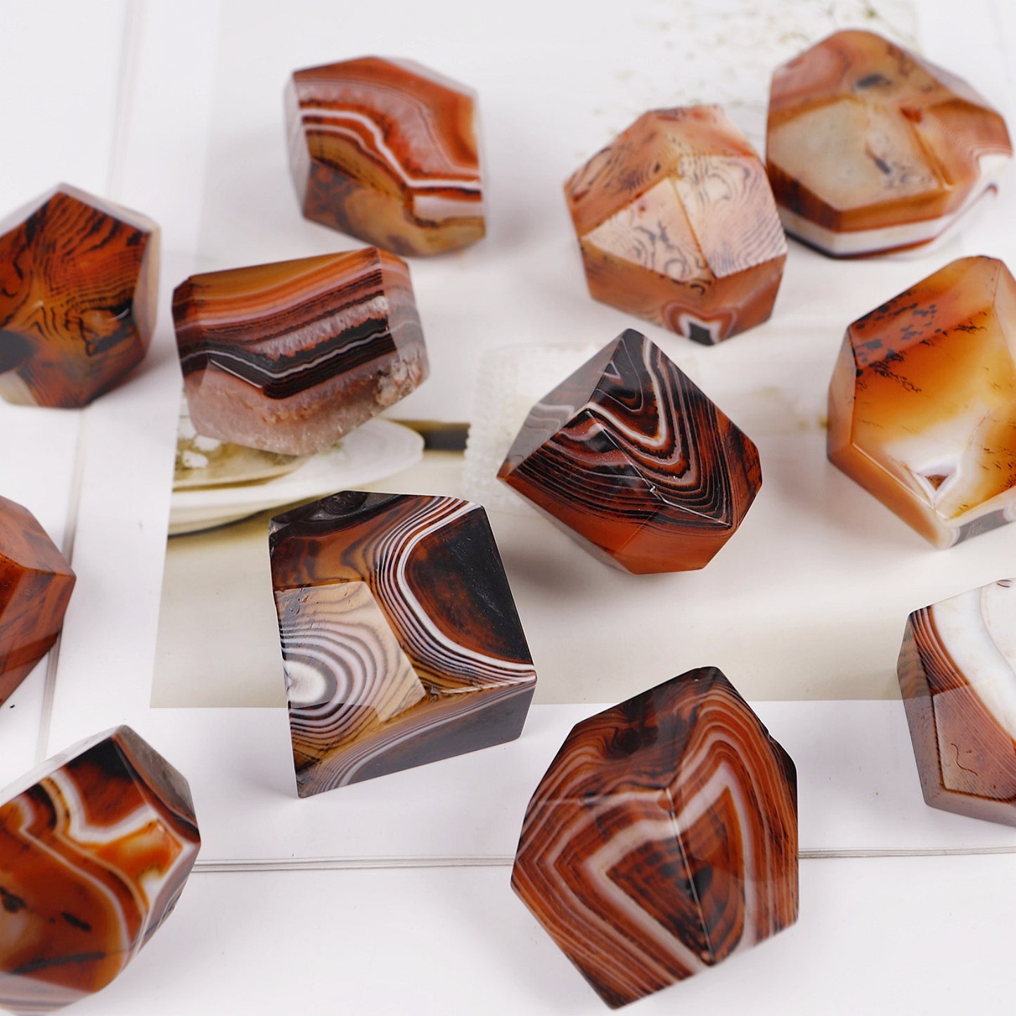 Natural Black and red wrapped agate rolling stone Heal ing Gemstone Home Decor