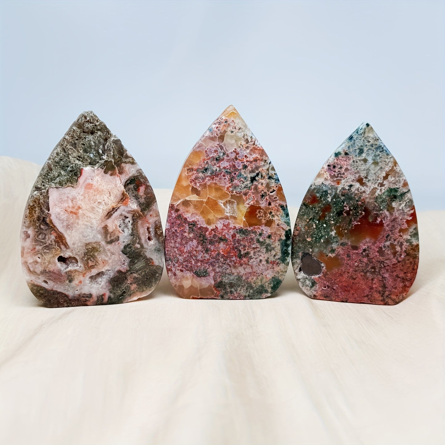 Natural Red Water Grass Agate Ornament Heal ing Gemstone Home Decor