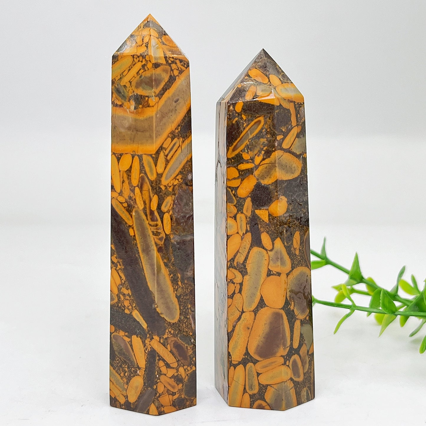 Natural Bamboo leaf green single pointed pillar Heal ing Gemstone Home Decor