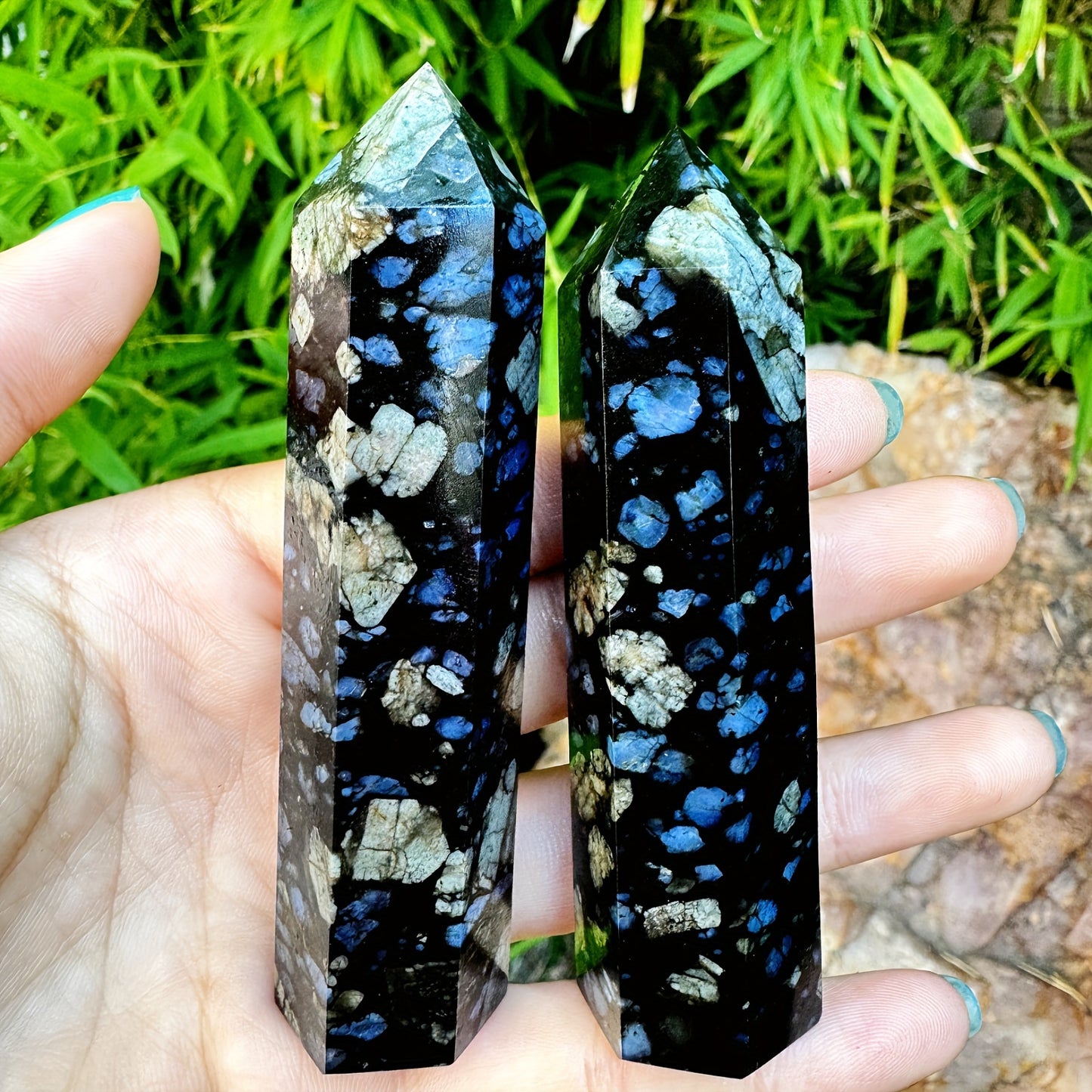 Natural Black and blue flashing single pointed pillar Heal ing Gemstone Home Decor